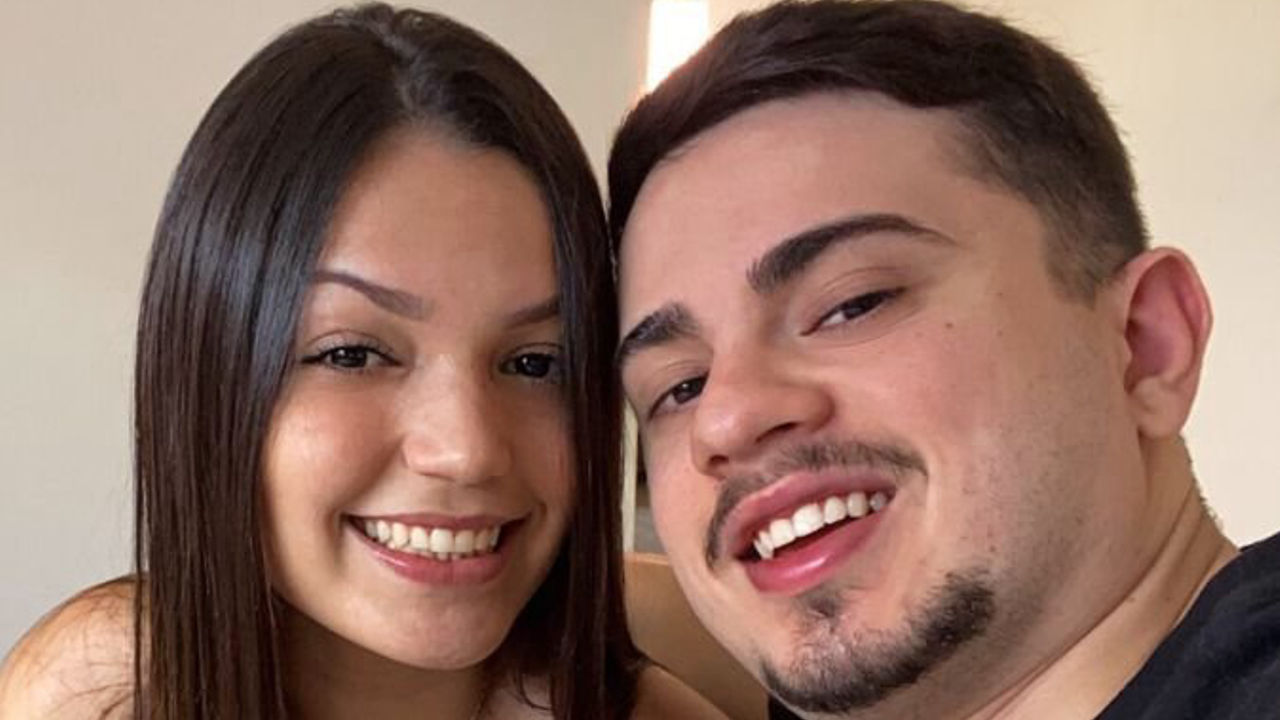 Novinha vazou na siririca