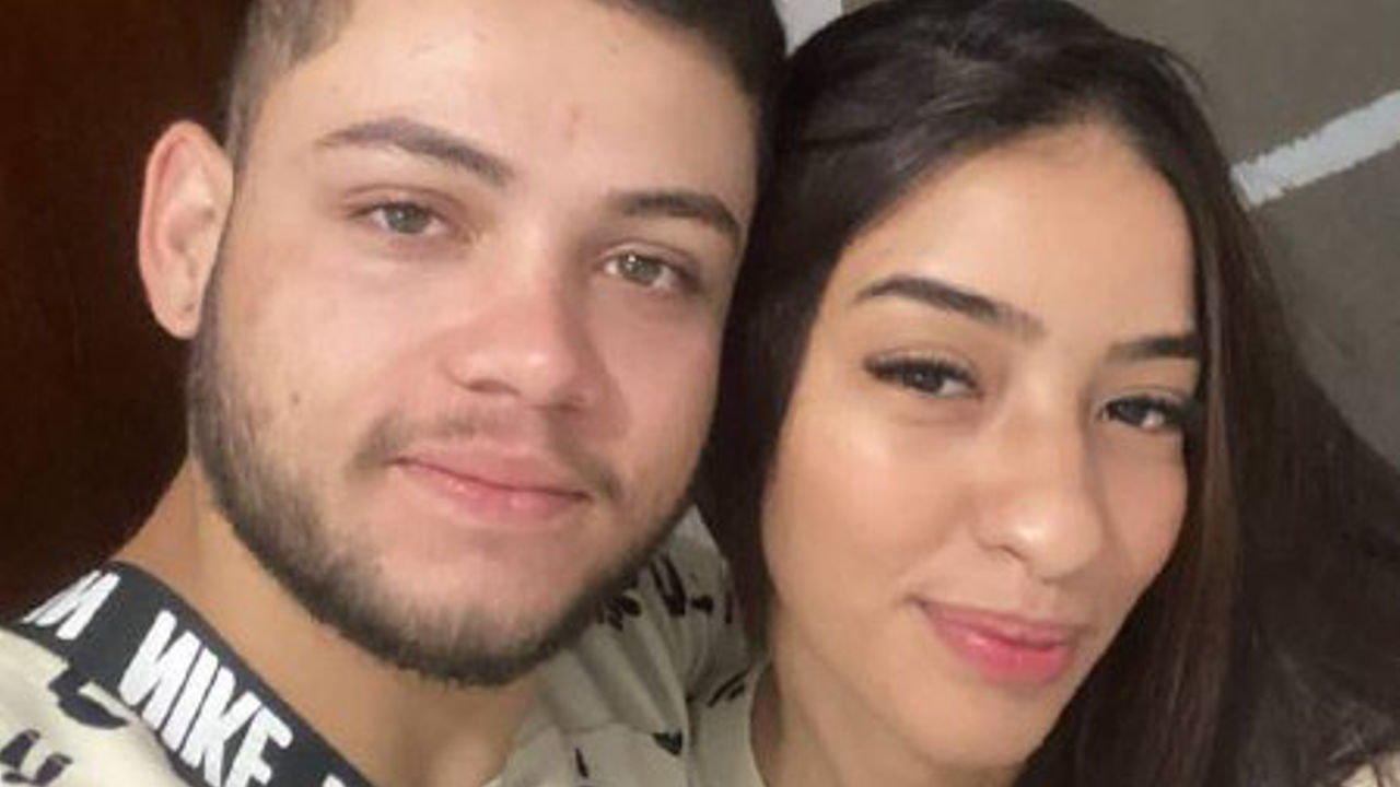 Namorada safada vazada fazendo um boquete molhado