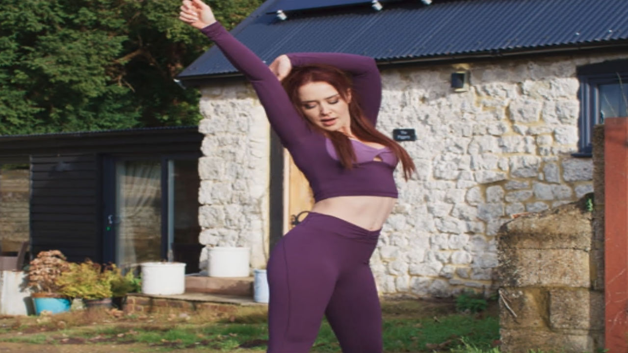 Brazzers – Norah Juliette – Yoga Quente e Banho Gelado