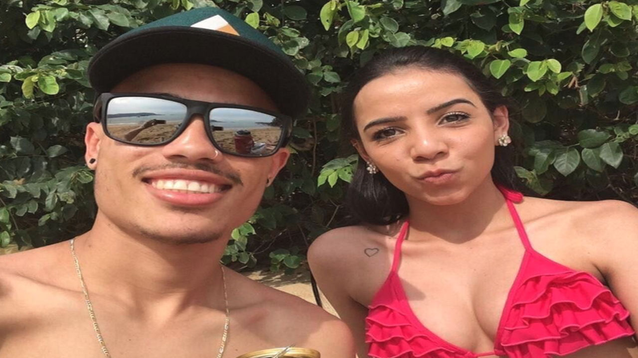 Casada delicia com a bunda tatuada trepando