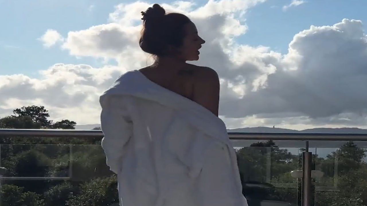 Private – Dani Daniels – Rapidinha na Psicina