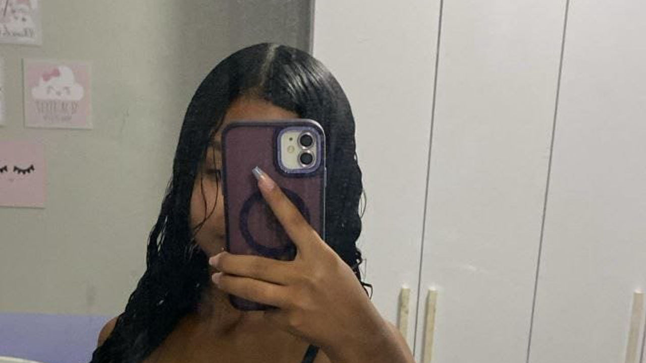 Cacheada favelada caiu na net