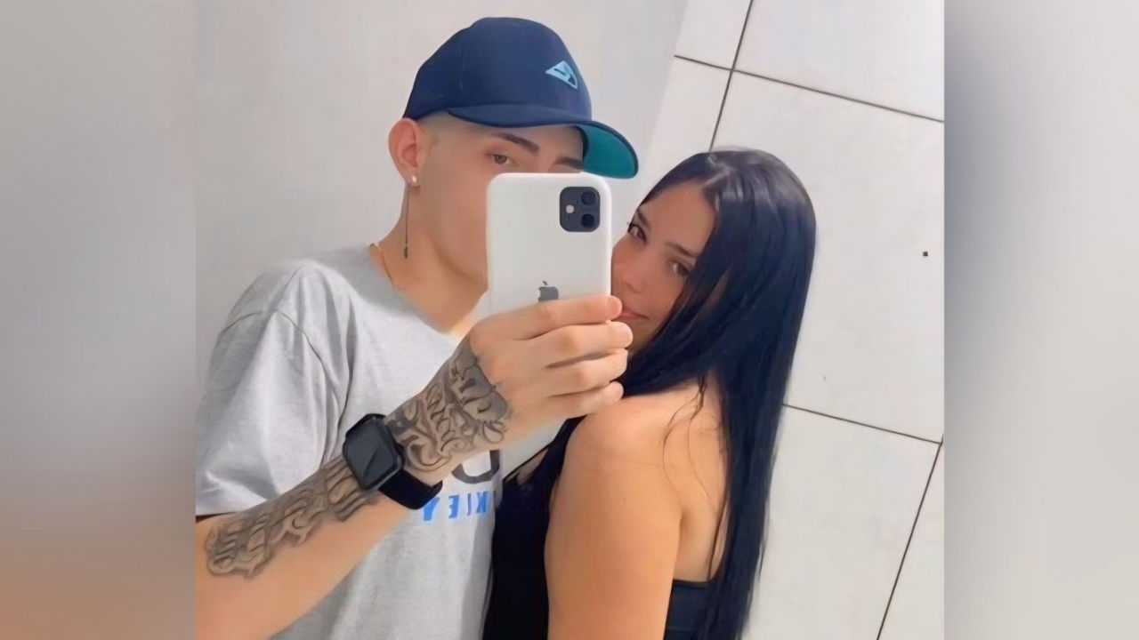 Casal novinha da buceta perfeita e boquete molhado vazou fudendo
