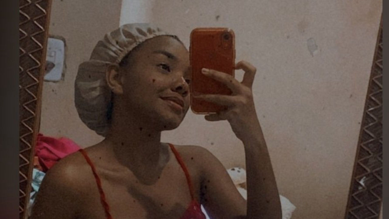 Morena deliciosa dando muito