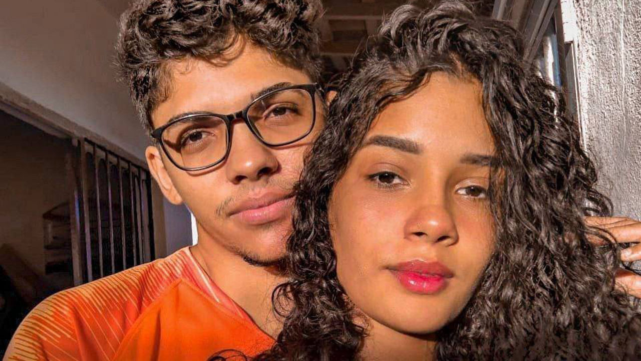 Vazou mais um casal com a morena delícia