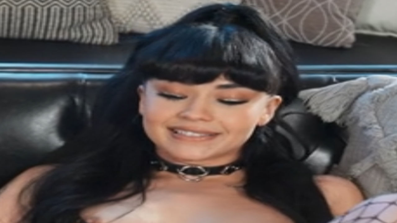 Brazzers – Beca Barbie – Sedenta por Diversão