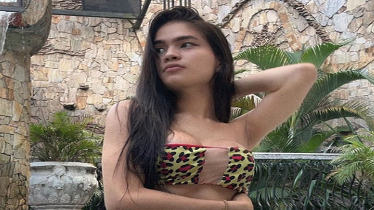 Japinha que adora um anal