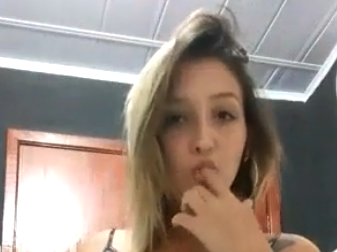 Loira gostosa sendo arrombada pelo macho