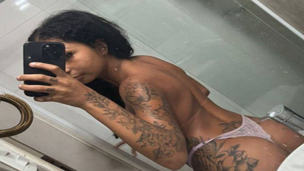 Morena de Belford Roxo trepando com os parças