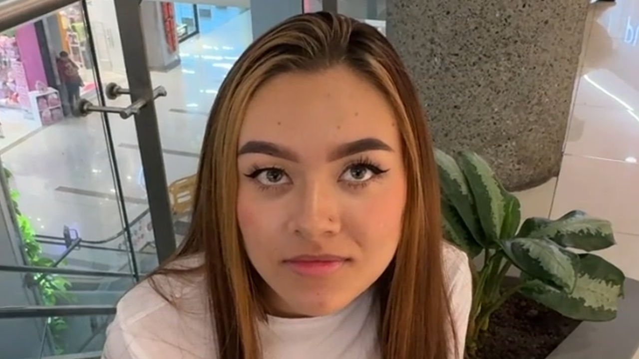 OnlyFans – Izawoodas – Jogo de Dados Eróticos no Shopping