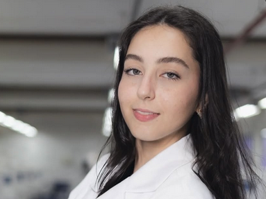 Aline safada liberando para o comedor