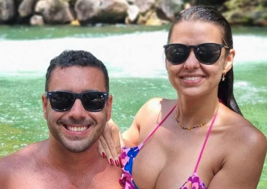 Gravou comendo a esposa no quarto