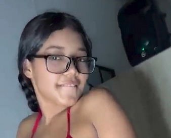 Levou a amiga para transar com o namorado