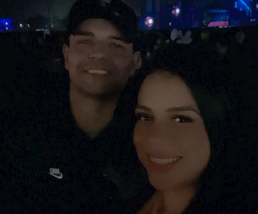 Patroa levando gozada na bunda