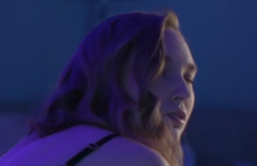 TushyRaw – Claire Roos – Rabuda Faminta Recebe Tudo no Cofrinho