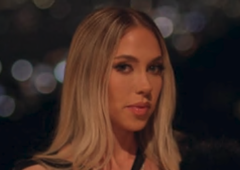 Vixen – Khloe Kapri & Isa Bella – Dupla Irresistível Divide Brinquedo Gigante