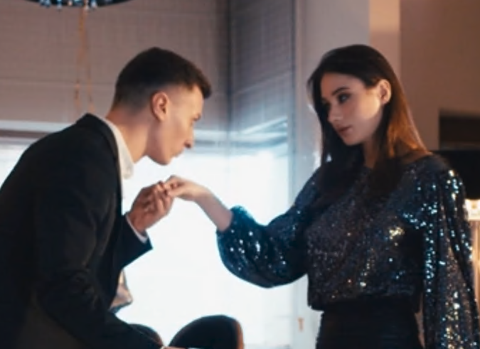 Brazzers – Liya Silver – O Presente Perfeito