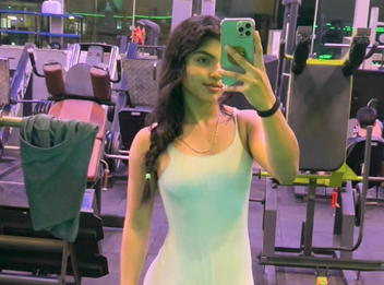 Moreninha fitness se tocando