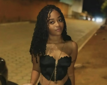 Pretinha feita pro consumo do bonde