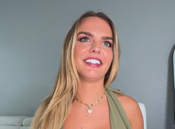 XVideosRED – Kate Dalia – Loira Linda Clama Pelo Leitinho