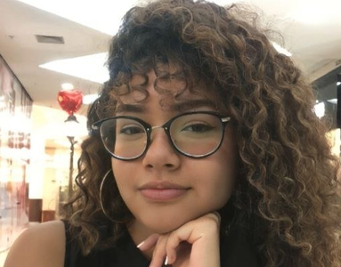 Baiana tarada tocando siririca