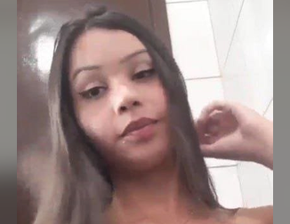 Brincando com a amiga no banheiro