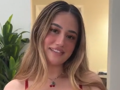 Loira tesuda com seu amor