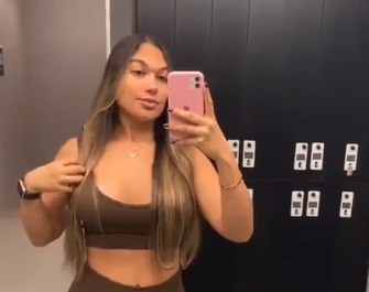 Novinha cavala com o idoso