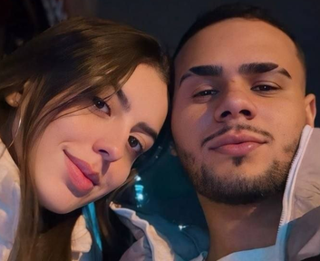 Motoboy com a gata
