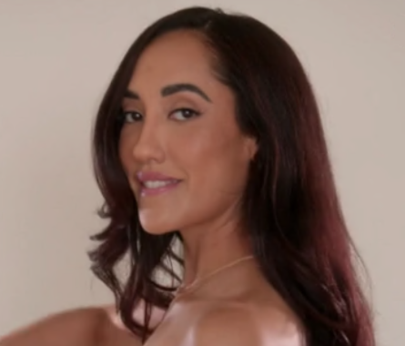 Tushy – Chloe Amour – O Encaixe Perfeito no Talo