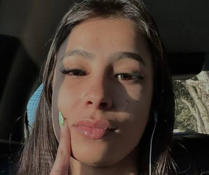Gostosa dando o cuzinho
