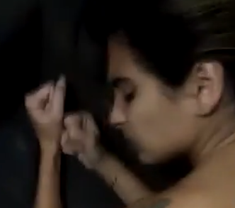 Gemendo muito na foda